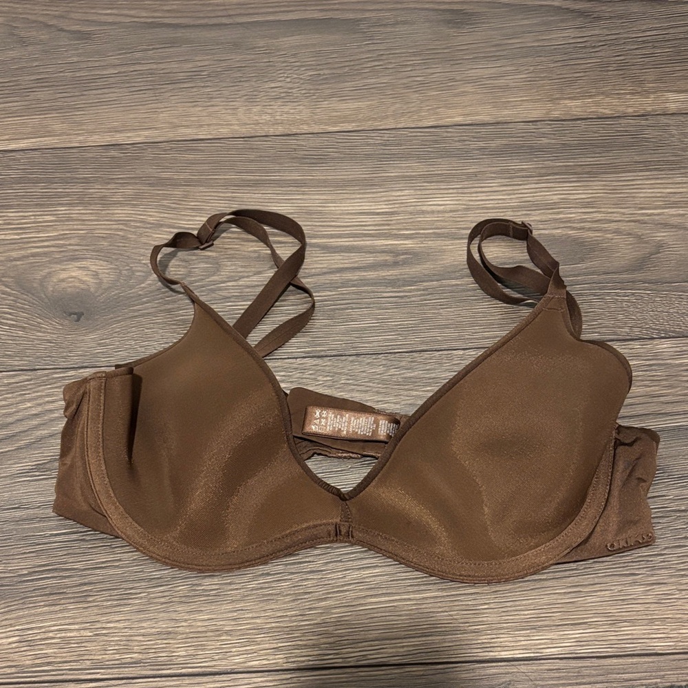 Skims Weightless Scoop Bra 38B Cooper color